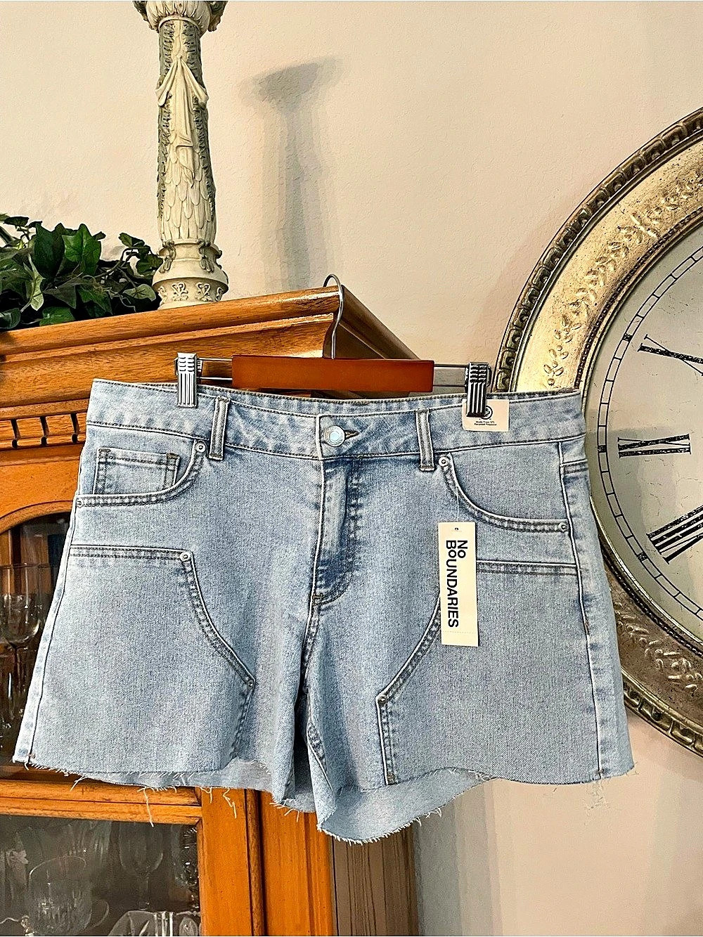 NWT No Boundaries Relaxed Fit Shorts, 5" Inseam Denim Shorts Blue Size 10